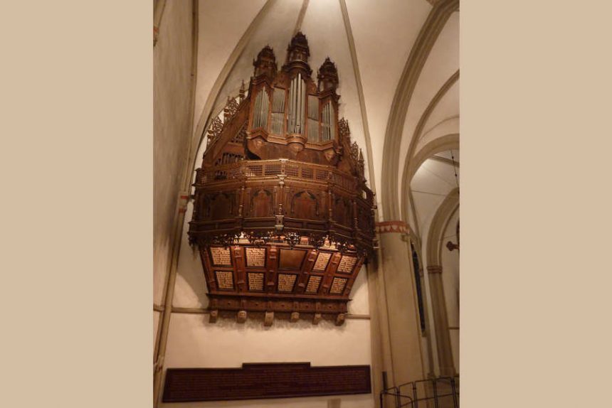 Die Schwalbennestorgel in der Lemgoer St.-Marien-Kirche erklingt beim Lippischen Orgelsommer. Foto: Lippische Landeskirche