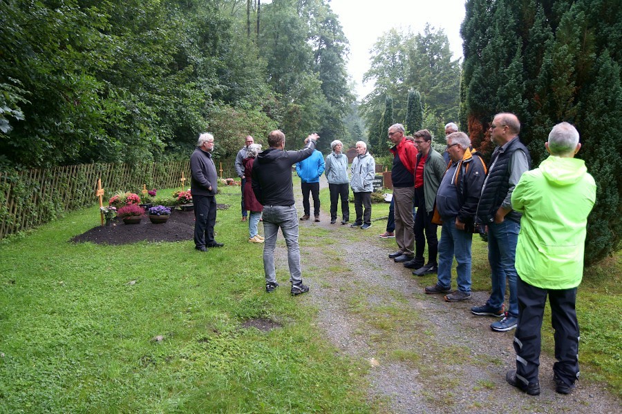 Für den Friedhof Dahlhausen ist eine w…</p><div class=