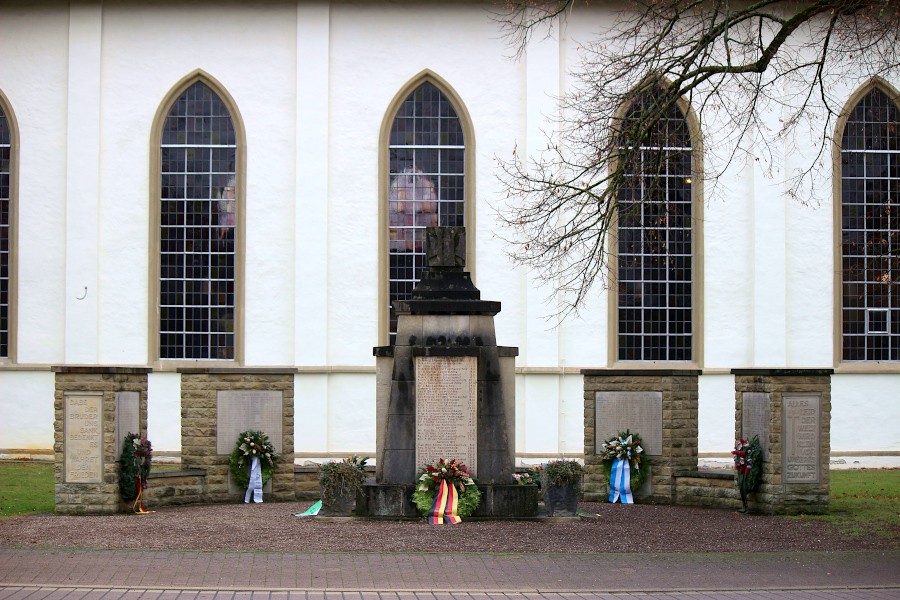 Das Ehrenmal an der evanglischen Kirche Leopoldshöhe. Foto: Thomas Dohna