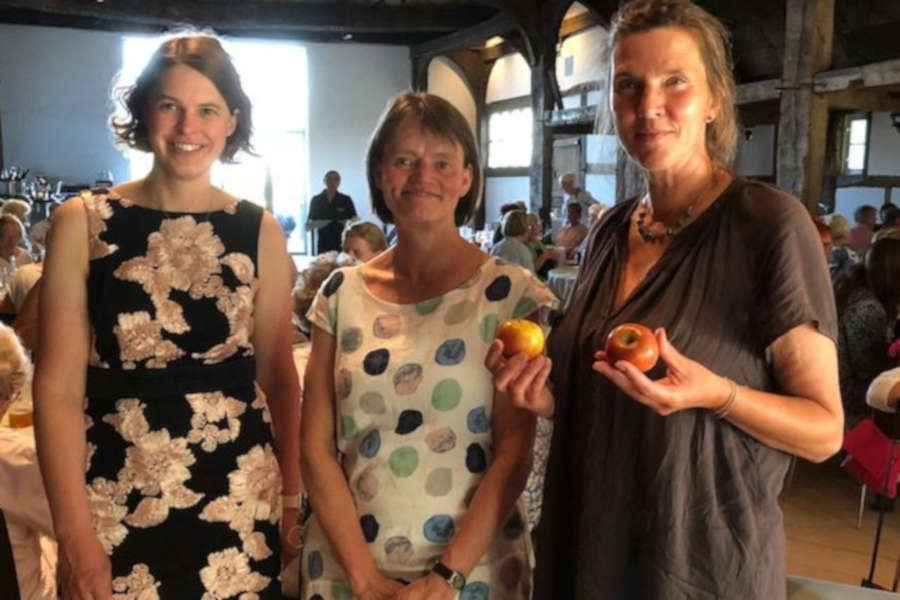 Frauenmahl mit Impulsen von: Mareike Lesemann, Brigitte Fenner, Vanessa Kowarsch. Foto: Lippische Landeskirche