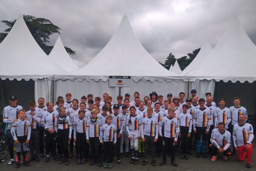 Das Team Deutschland bei den BMX-Weltmeisterschaften in Nantes/Frankreich. Foto: Tim Heidemann