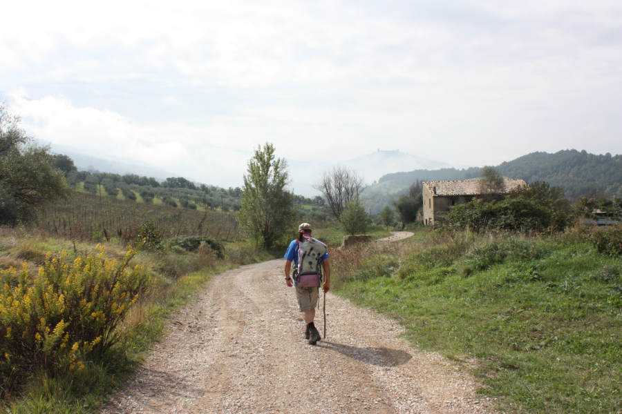 Thomas Bauer unterwegs auf dem Franziskusweg. Foto: Privat