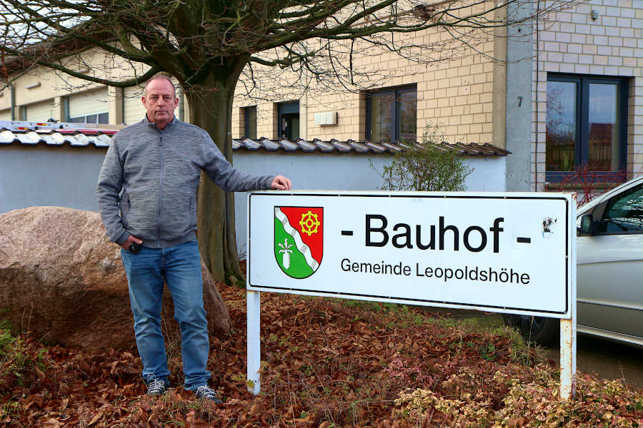Michael Brinkmann ist als Leiter des Leopoldshöher Bauhofes Nachfolger von Andreas Glatthor. Foto: Thomas Dohna