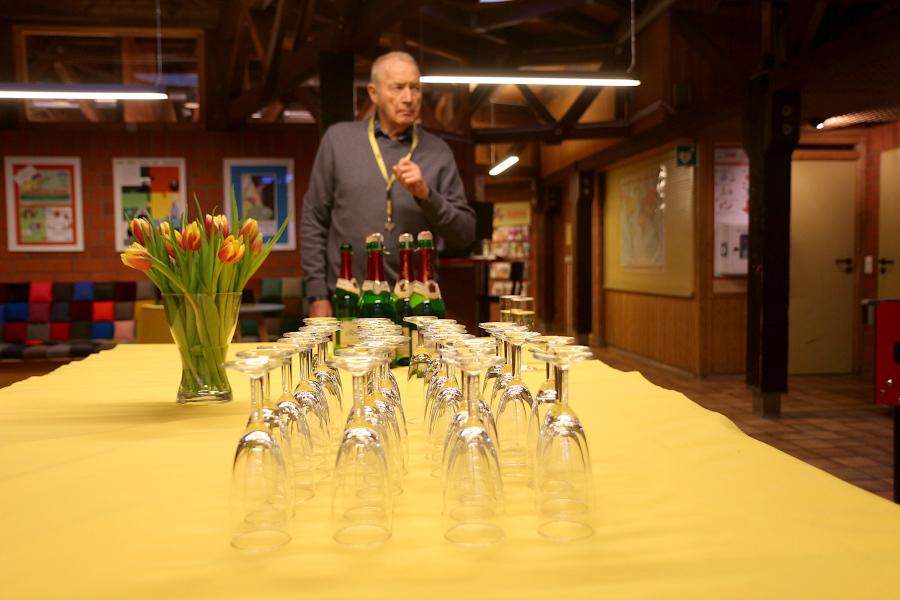 Zum Geburtstag lädt Leos Kino zum einem Glas Sekt ein. Foto: Thomas Dohna