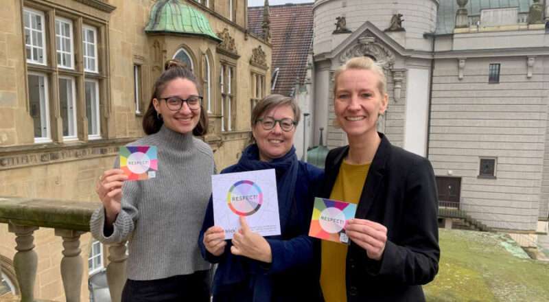 Charlotte Kaiser, Landesprojekt blick* , Friederike Vogt, Gleichstellungsstelle Bielefeld, Jana Hansjürgen, Landesprojekt blick* (von links). Foto: Stadt Bielefeld