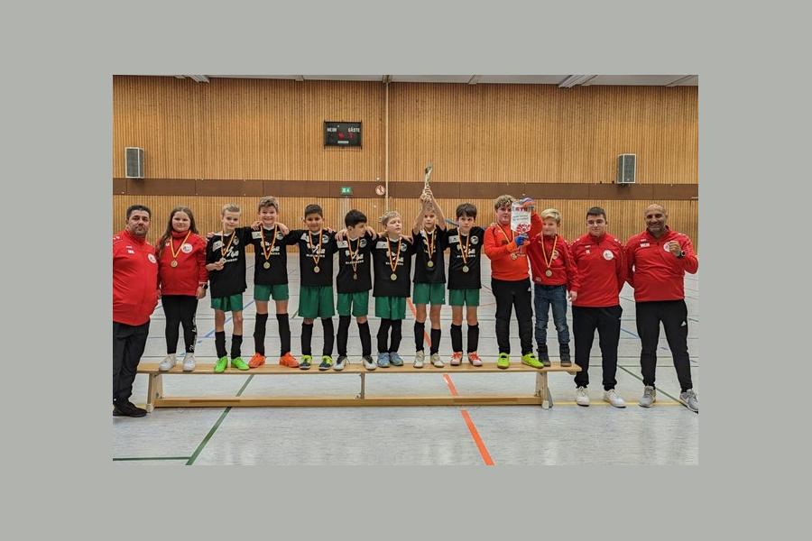 Die E-Jugendmannschaft des Blomberger SV erkämpfte sich den ersten Platz beim Leo Cup der Jugendspielgemeinschaft Leopoldshöhe-Asemissen. Foto: Privat