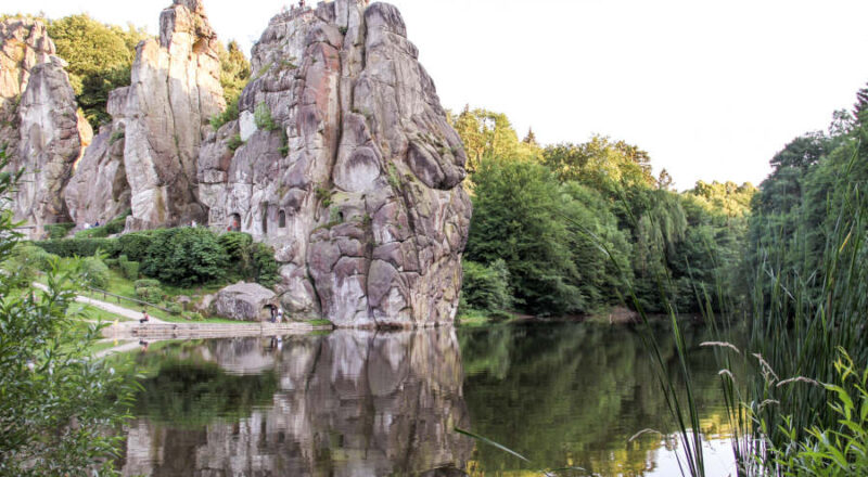 Die Externsteine – für viele Menschen ein ganz besonderer Kraftort. Foto: LVL