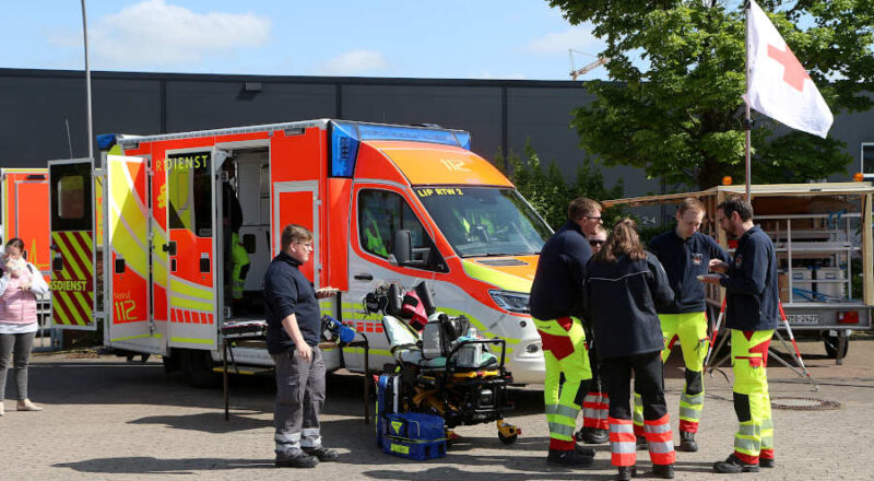 Der Rettungswagen des Kreises Lippe steht zum Anschauen bereit. Foto: Edeltraud Dombert