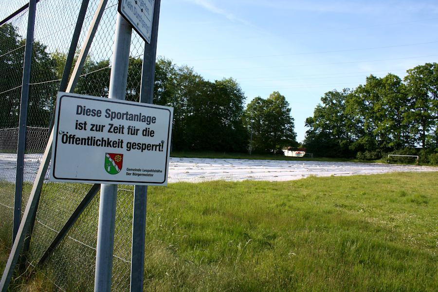 Der Sportplatz in Geste muss wegen einer Dioxin-Belastung saniert werden. Neben einer Skater-Anlage soll hier ein sogenannter Tiny Forest wachsen. Foto: Thomas Dohna