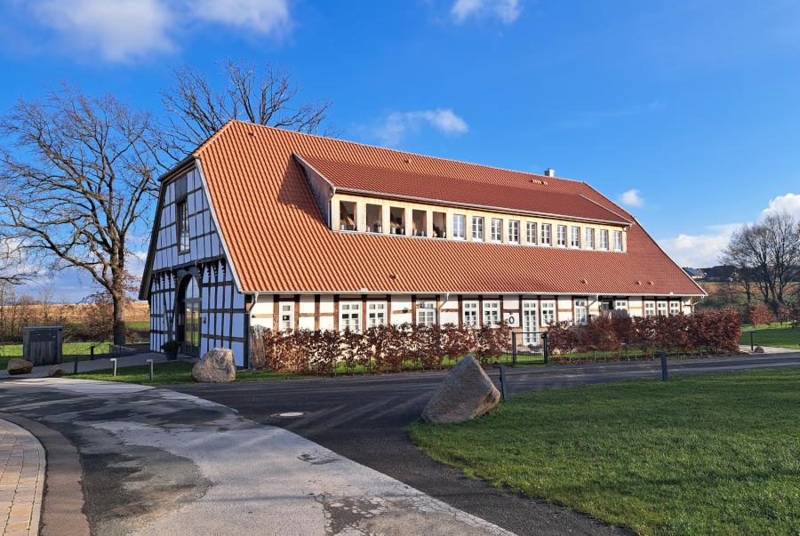 Das Meisenhaus von der Zufahrtsstraße aus gesehen. Foto: Privat