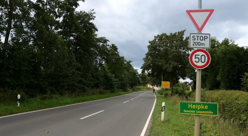 Etwa 800 Meter lang wird der Bürgerradweg auf Leopoldshöher Gebiet sein. Foto: Thomas Dohna