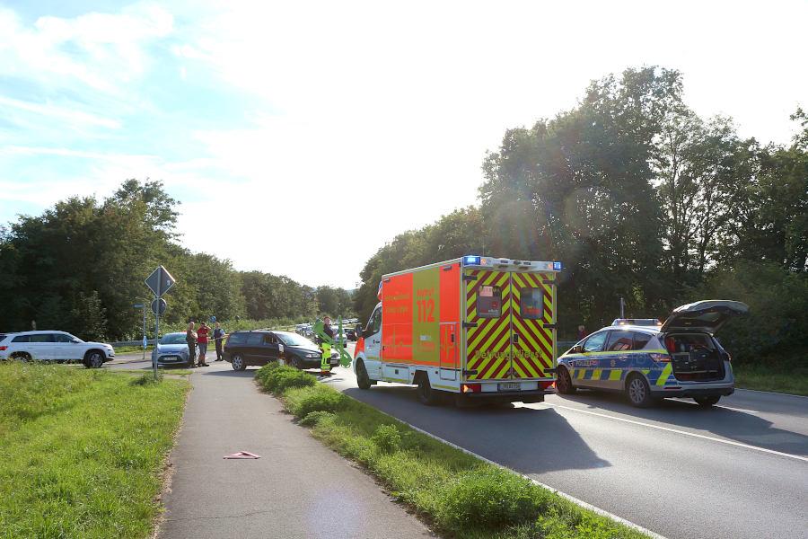 Auf der Hauptstraße in Höhe der Dorfstraße ist ein Autofahrer mit einer Fahrradfahrerin zusammengestoßen. Foto: Edeltraud Dombert