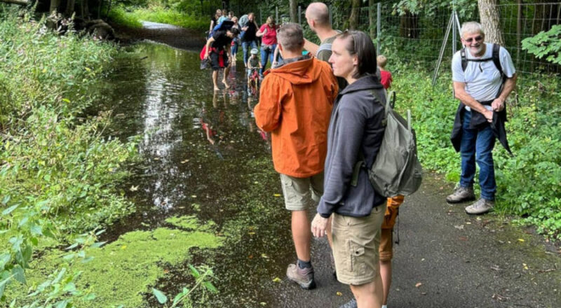 Die Mitglieder des Breitensportvereins OWL wanderten mit ihren Familien im Schoppketal. Foto: Privat