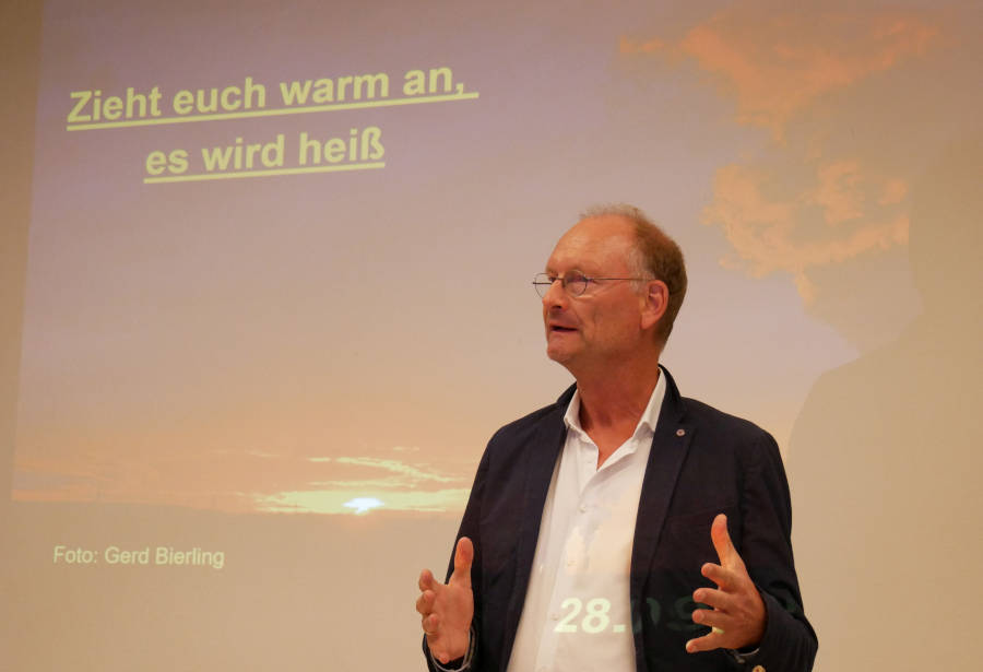 Fordert zum Handeln auf: Diplom Meteorologe Sven Plöger im Kurtheater Bad Meinberg.