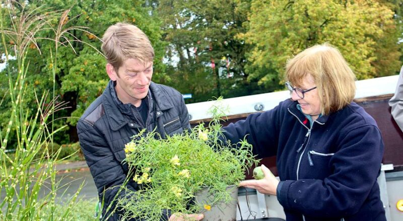 Christian Berger und Cornelia Schweiger packen gemeinsam an. Foto: Christine Reuner