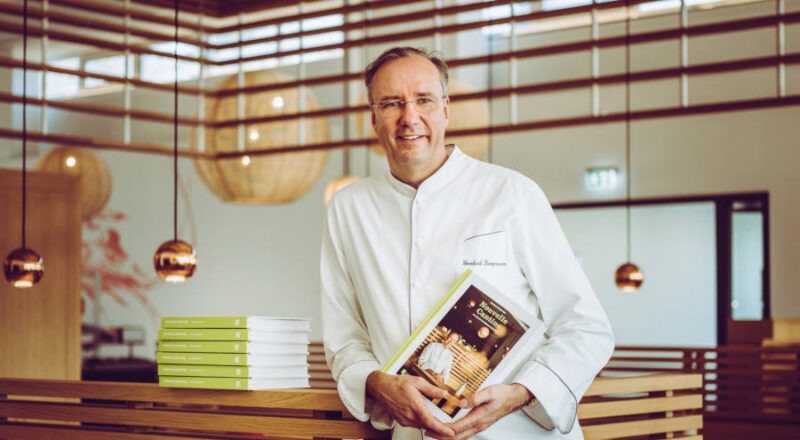 Bernhard Kampmann vom Schlichte Hof in Bielefeld stellt sein Konzept einer Nouvelle Cantine vor. Foto: Privat