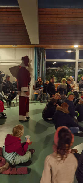 Auch der Weihnachtsmann schaute beim Weihnachtsmarkt des BSV vorbei. Foto: Privat