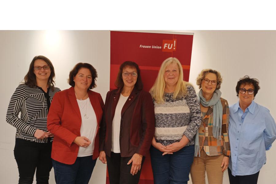 Wollen Frauen Verantwortung übertragen: (von links) Natalie Regier, Kerstin Vieregge, Birgit Tornau, Martina Hagedorn, Ursula Herbort, Bärbel Paetzold. Foto: Frauenunion