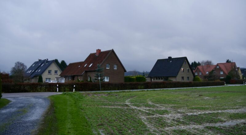 Hier am Kastanienweg sollen Grundstücke nachverdichtet werden. Foto: Lisa Windolph