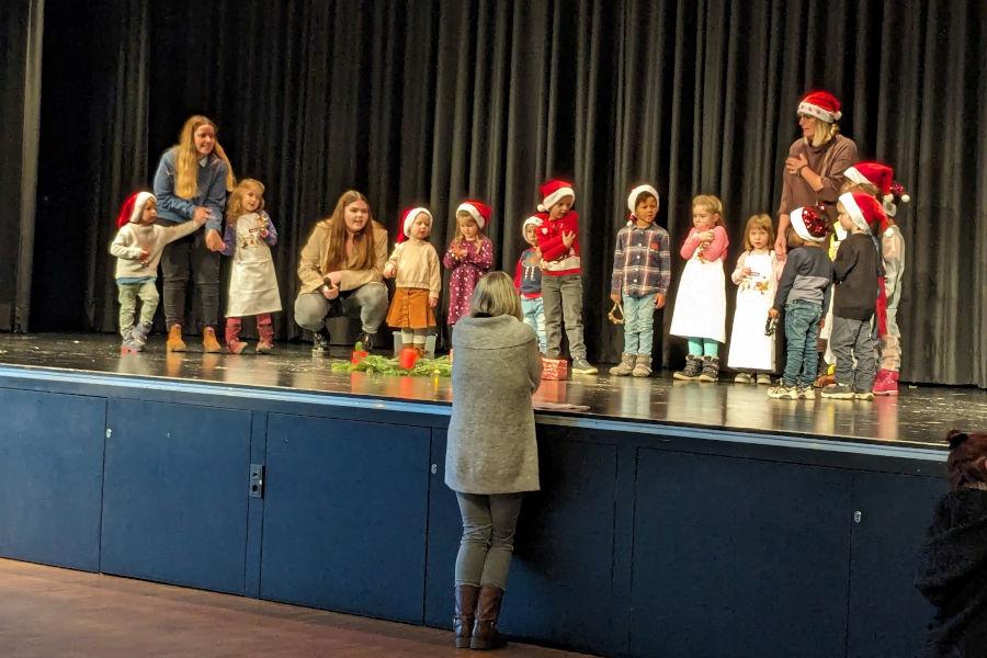 Die Kinder der Kita Schuckenbaum traten auf. Foto: Gemeinde Leopoldshöhe