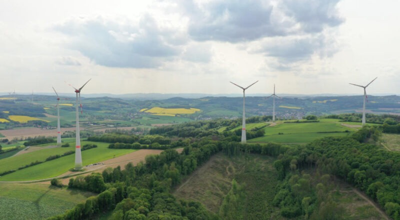 Rafelder Berg: Am Rafelder Berg im Kalletal besitzt der Landesverband bereits Windkraftanlagen, in den nächsten Jahren sollen weitere in Lippe folgen.