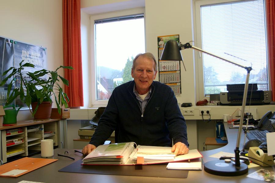 24 Jahre lang hat der Sprecher des Landesbetriebs Straßen.NRW schlechte Nachrichten in gute Worte gekleidet. Heute geht er in den Ruhestand. Foto: Thomas Dohna