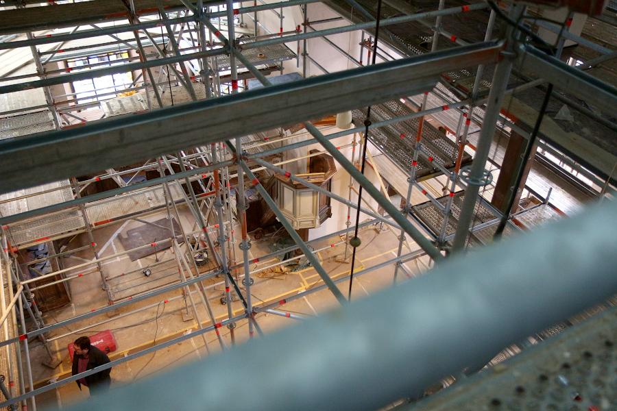 Der Blick aus dem Gewölbe in das Kirchenschiff. Foto: Thomas Dohna