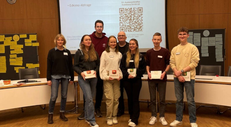 Sorgten für den nötigen Input der Veranstaltung (von links): Tanja Marschner (SystEx), Besiana Jakupi, André Kahle, Leara Piening (Leopoldinum), Dr. Frank Oliver Klute (Kommunales Integrationszentrum), Celina Kunze, Cedric Piontek und Maximilian Linden (alle Leopoldinum). Foto: Kreis Lippe