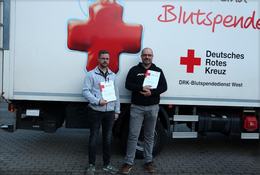 Stefan Bleck (links) und Michael Bartsch haben 25 Mal Blut gespendet. Foto: Edeltraud Dombert