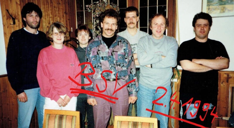 Heinz Gerd Jöken, Elke Brechmann, Petra Mescheder, Andreas Brechmann, Harald Mescheder, Herbert Ruppelt und Marc Richards (von links) bei der Gründung des Vereins. vor 30 Jahren. Foto: Privat