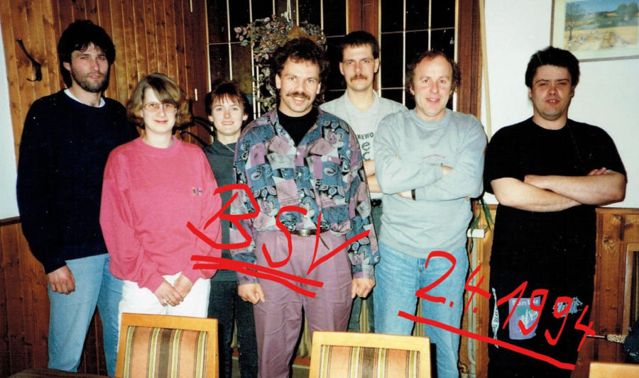 Heinz Gerd Jöken, Elke Brechmann, Petra Mescheder, Andreas Brechmann, Harald Mescheder, Herbert Ruppelt und Marc Richards (von links) bei der Gründung des Vereins. vor 30 Jahren. Foto: Privat