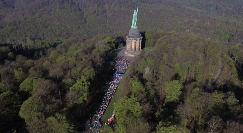 Blick auf den Start des 51. Hermannslaufs im Jahr 2023. Foto: TSVE 1860 Bielefeld