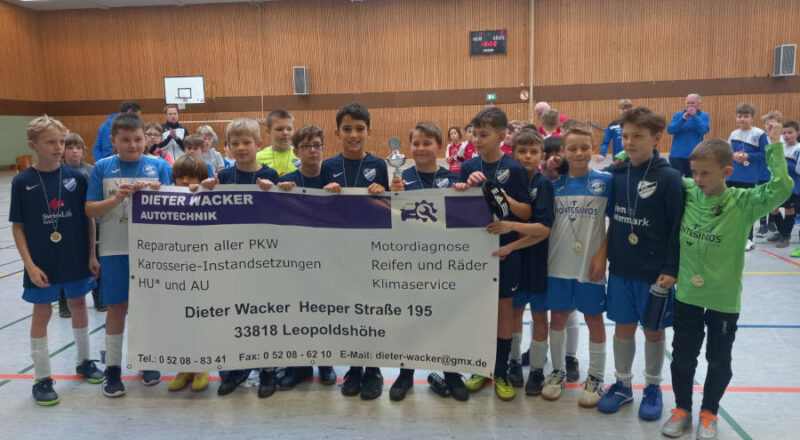 Autotechnik Wacker spendete die Pokale für den LEO CUP 2024. Foto: Privat