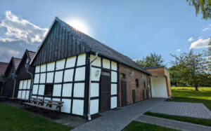 Der Heimathof mit seinem renovierten Anbau steht nun Vereinen und Institutionen zur Verfügung. Foto: Gemeinde Leopoldshöhe