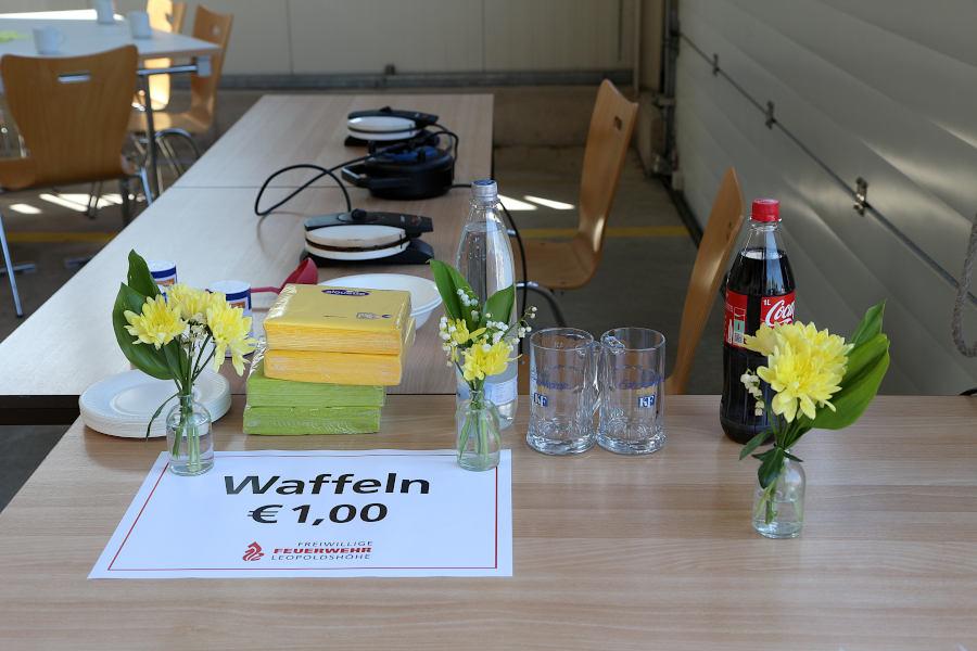 Die Kaffeetafel ist liebevoll dekoriert. Foto: Edeltraud Dombert