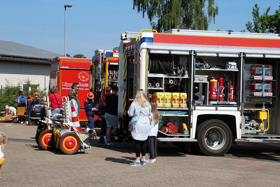 Die Feuerwehr öffnete auch ihre Fahrzeuge. Foto: Edeltraud Dombert