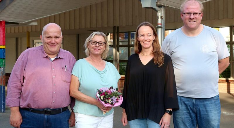 Andreas Brinkmann ist wiedergewählter Vorsitzender des Gemeindesportverbandes, Heike Holzapfel die wiedergewählte Geschäftsführerin, Tim Meister (rechts) der widergewählte Jugendreferent. Neben ihm steht Corinna Meyer, die seit neuestem für den Gemeindesportverband das Deutsche Sportabzeichen abnimmt. Foto: Thomas Dohna