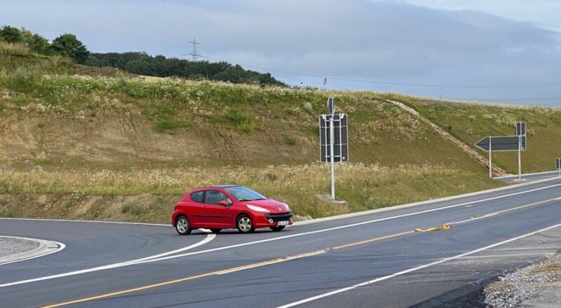 Dieser Autofahrer biegt falsch auf die B66 ab. Vor einiger Zeit gab es durch ein solches Verhalten einen schweren Unfall. Foto: privat.