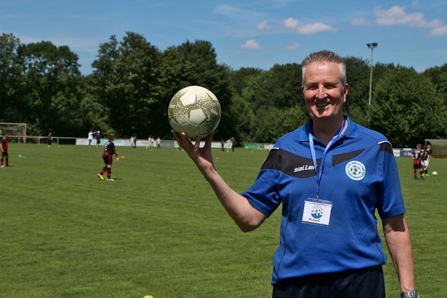 Michael Bartsch, Vorsitzender des Vereins Cup der guten Hoffnung, freut sich über ein gelungenes Turnier in Bexterhagen. Foto: Thomas Dohna