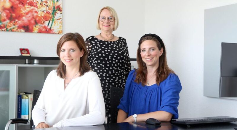 Saskia, Ute und Viola Jelen (von links) sind die drei Notarinnen in der Kanzlei Jelen. Foto: Edeltraud Dombert