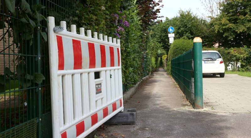 Der Rotdornweg ist erneuert. Damit geht eine siebenjährige Geschichte zuende. Foto: Edeltraud Dombert