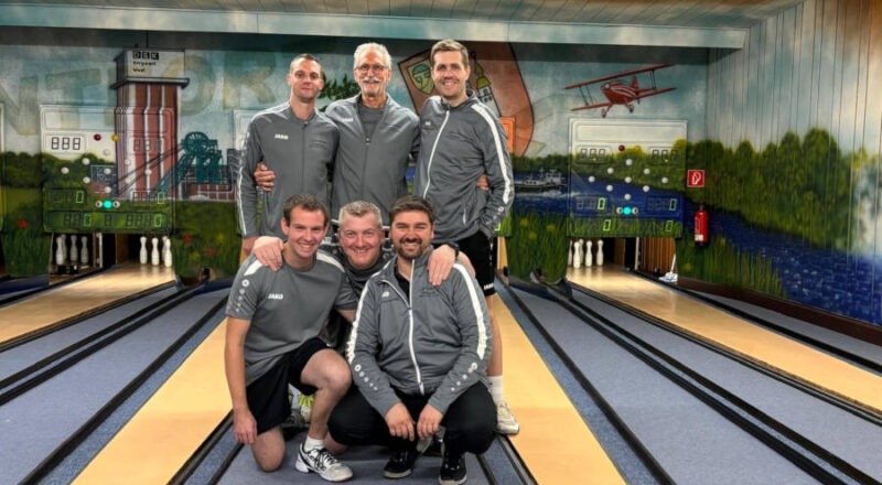 1. Mannschaft mit Nils Hartnack, Dennis Siekaup und Maik Aderhold (vorn von links), Tobias Henke, Eckhard Kopp und Marvin Lammert (hinten von links). Foto: Privat