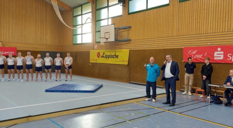 Landrat Dr. Axel Lehmann bei seinem Grußwort vor dem Wettkampf. Foto: Privat