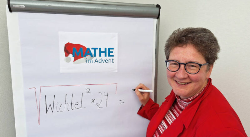 Dr. A. Heinrike Heil freut sich auf 24-mal Mathe-Spaß im Advent. Foto: Christina-Carolin Rempe/ Stiftung Standortsicherung