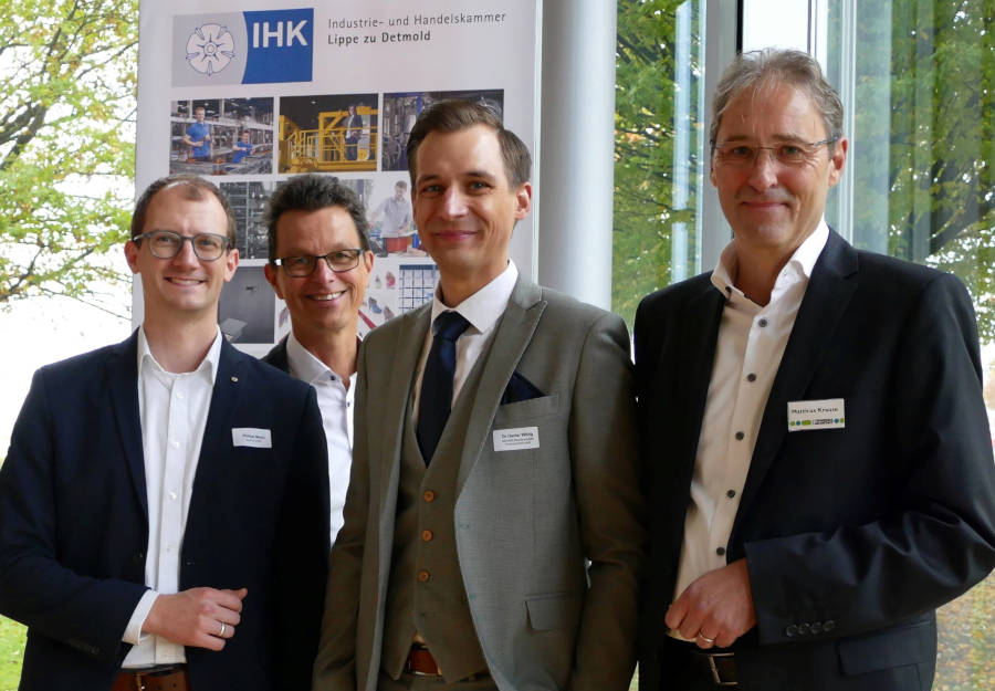 Sensibilisierten die Teilnehmenden (von links): Philipp Meyer, Matthias Carl (IHK Lippe), Dr. Daniel Wittig und Matthias Krause. Foto: IHK Lippe