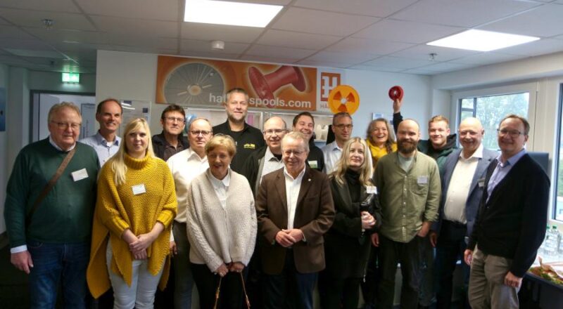 Fast 20 Unternehmerinnen und Unternehmer waren zum Unternehmerfrühstück bei Häfner & Krullmann gekommen. Foto: Unternehmernetzwerk Leopoldshöhe