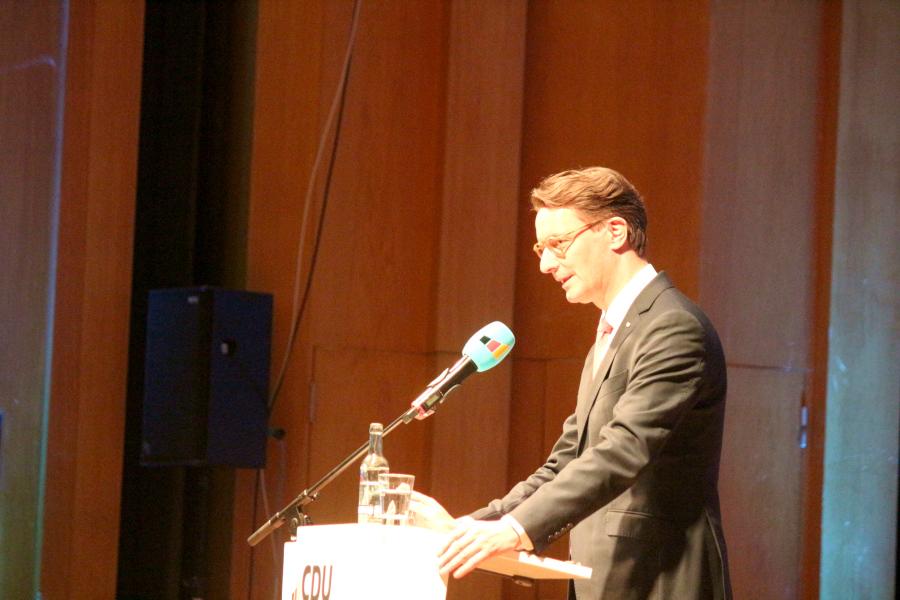 Ministerpräsident Hendrik Wüst sprach während des Jahresempfangs der CDU Bad Salzuflen. Foto: Thomas Dohna