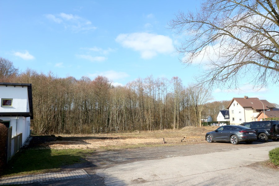 Die Fläche für die neue Feuerwache an der Heeper Straße in Bechterdissen ist gerodet. Foto: Thomas Dohna