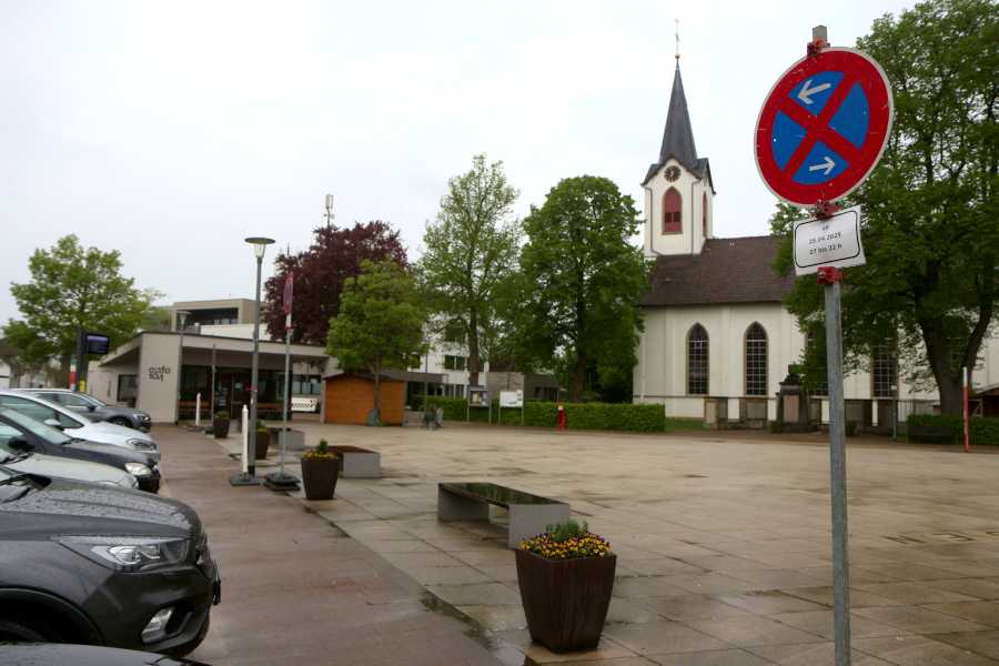 Die Partplätze am Marktplatz sind heute, Freitag, 25. April 2025, von 7 bis 22 Uhr gesperrt. Foto: Thomas Dohna
