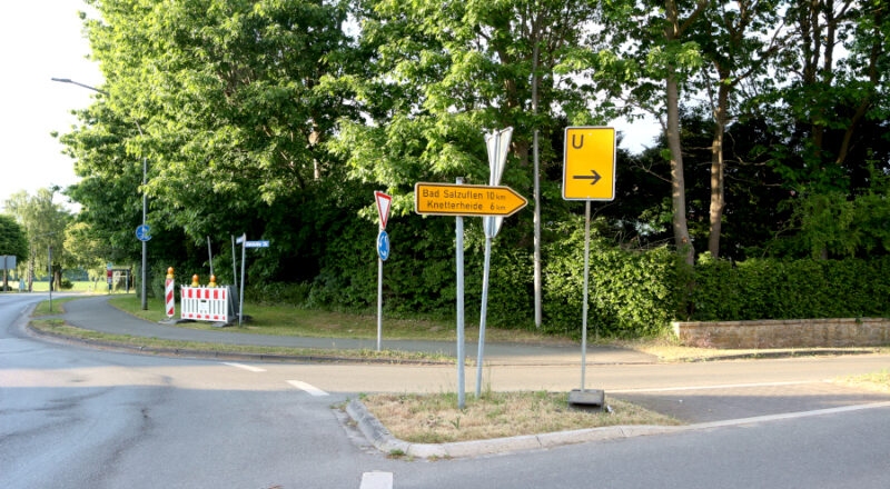 Die Herforder Straße ist zwischen Bielefelder und Friedensstraße gesperrt. Zur Ostwestfalenstraße gibt es eine Umleitung. Foto: Edeltraud Dombert